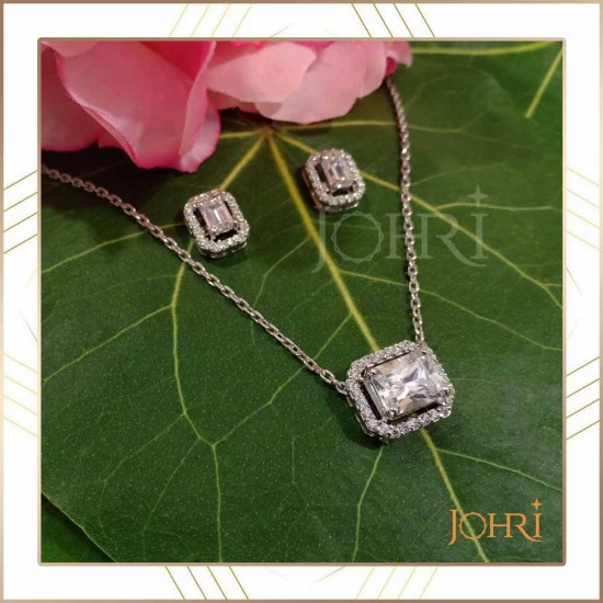 Emerald cut set