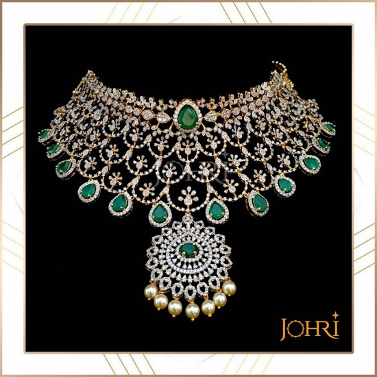 Emerald and pearl necklace